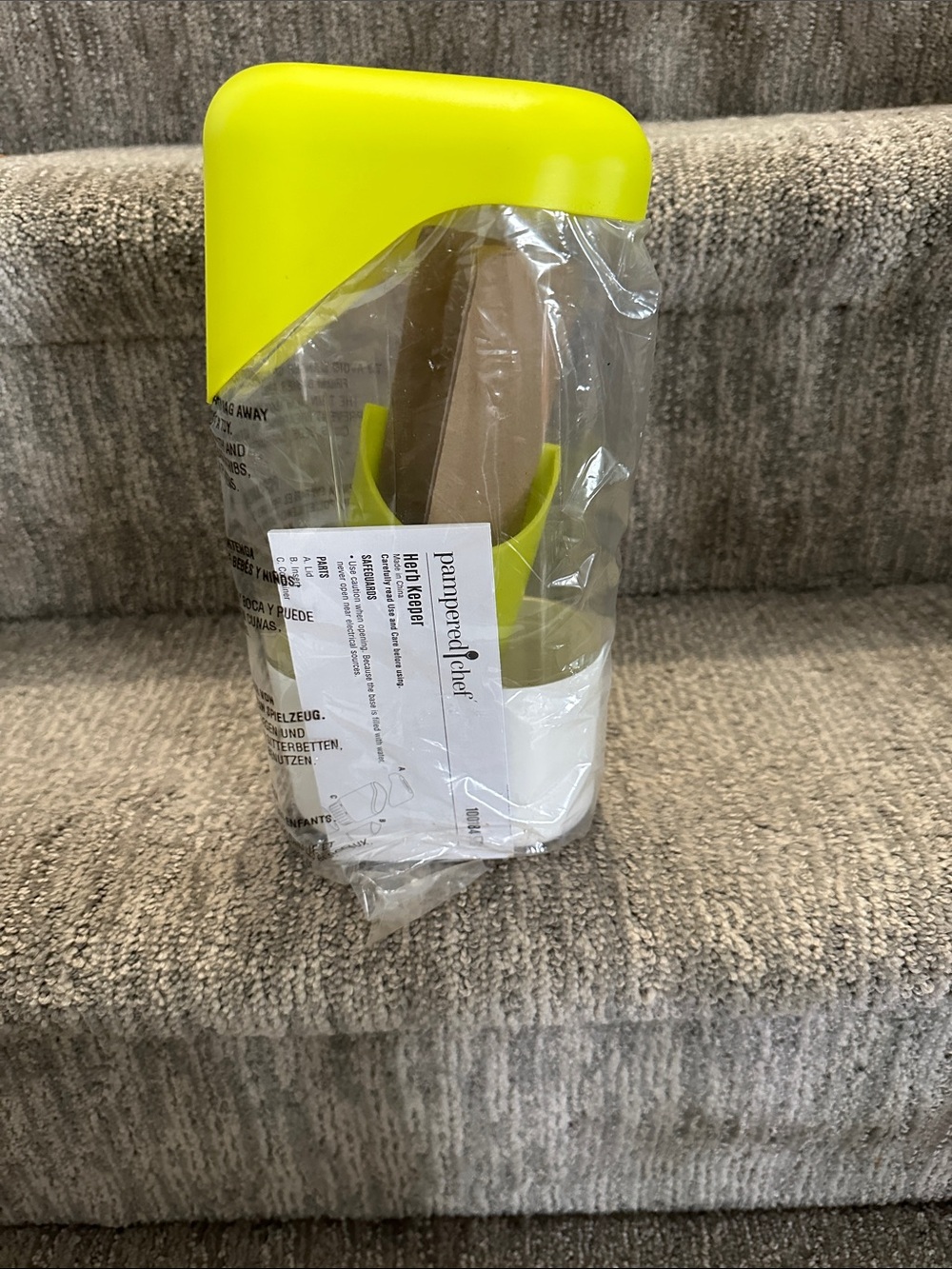 Pampered Chef Herb Keeper, model number 100184